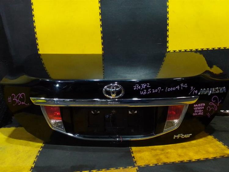 Крышка багажника Тойота Краун Маджеста в Алуште 101292