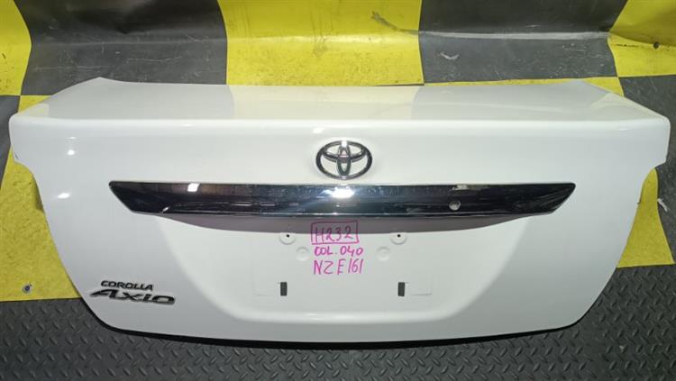 Крышка багажника Тойота Королла Аксио в Алуште 103985