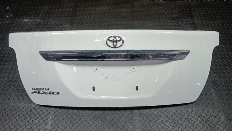 Крышка багажника Тойота Королла Аксио в Алуште 106942