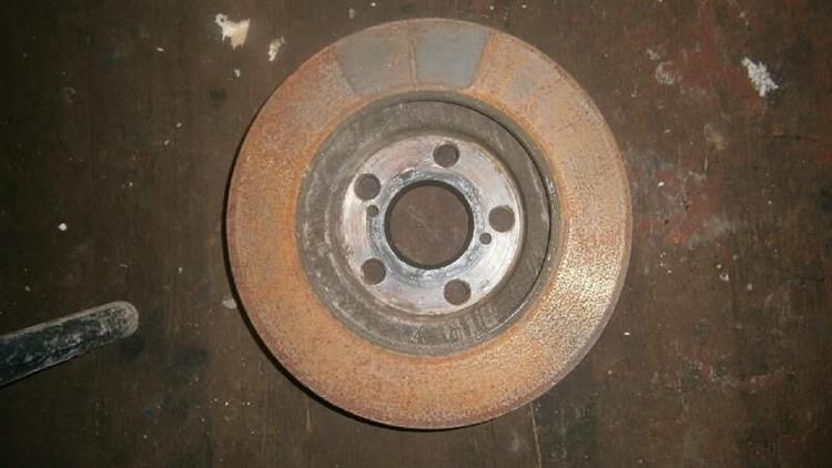 Тормозной диск Тойота Приус в Алуште 12553