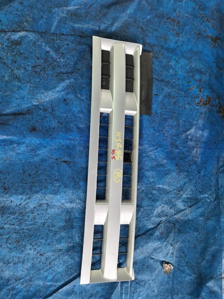 Решетка радиатора Исузу Эльф в Алуште 228299