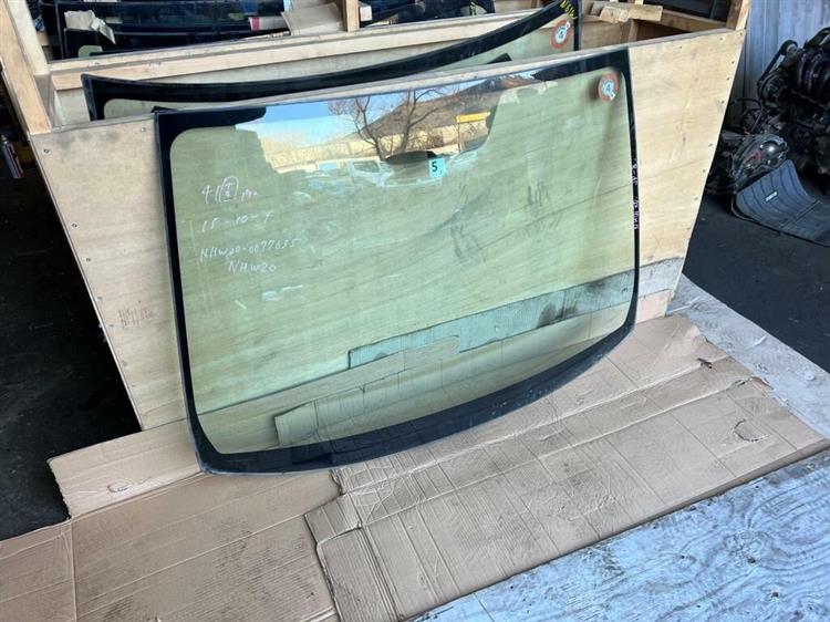 Лобовое стекло Тойота Приус в Алуште 236521