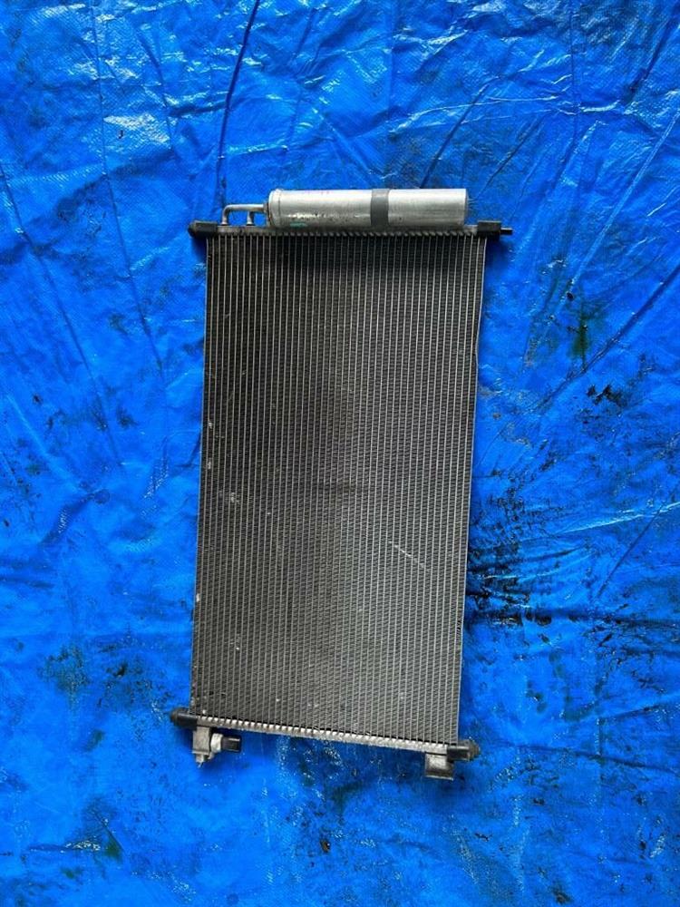 Радиатор кондиционера Ниссан НВ 200 в Алуште 245875