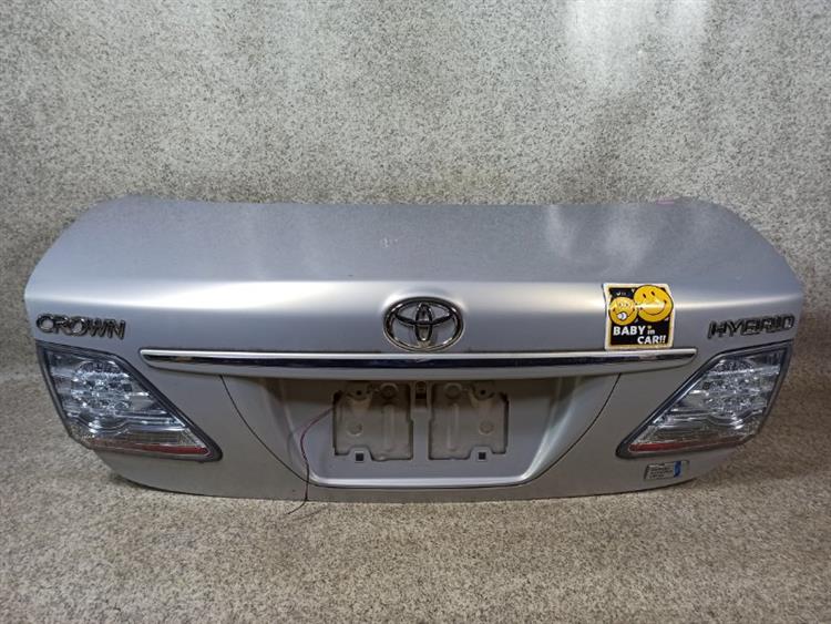 Крышка багажника Тойота Краун в Алуште 247172