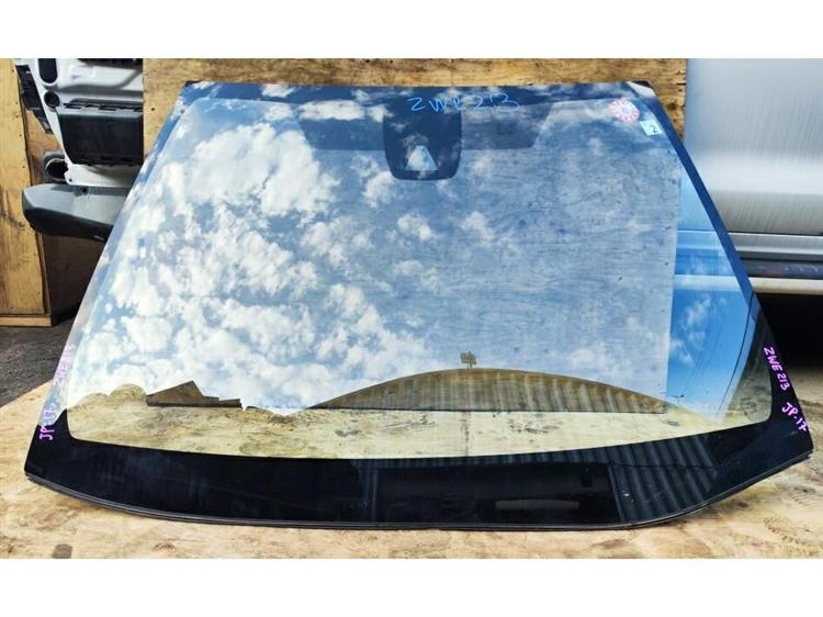 Лобовое стекло Тойота Королла в Алуште 255796