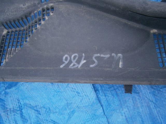 Решетка под лобовое стекло Тойота Краун в Алуште 25698