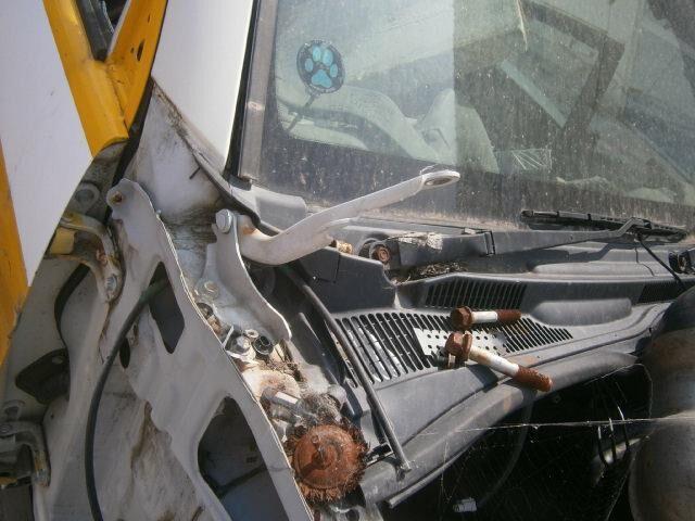 Решетка под лобовое стекло Тойота Хайлюкс Сурф в Алуште 29486