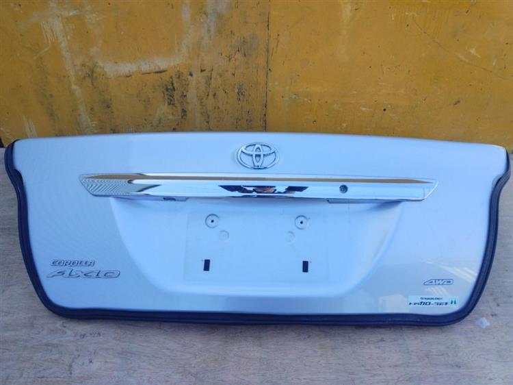 Крышка багажника Тойота Королла Аксио в Алуште 50868