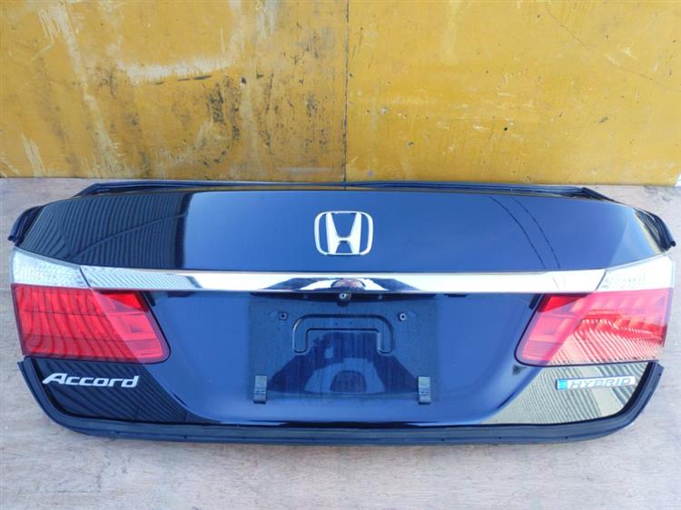 Крышка багажника Хонда Аккорд в Алуште 50872