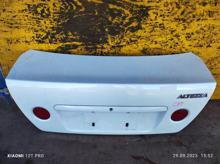 Крышка багажника Тойота Алтеза в Алуште 651581