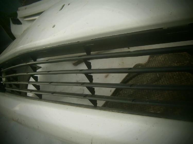 Решетка радиатора Тойота Приус в Алуште 72763