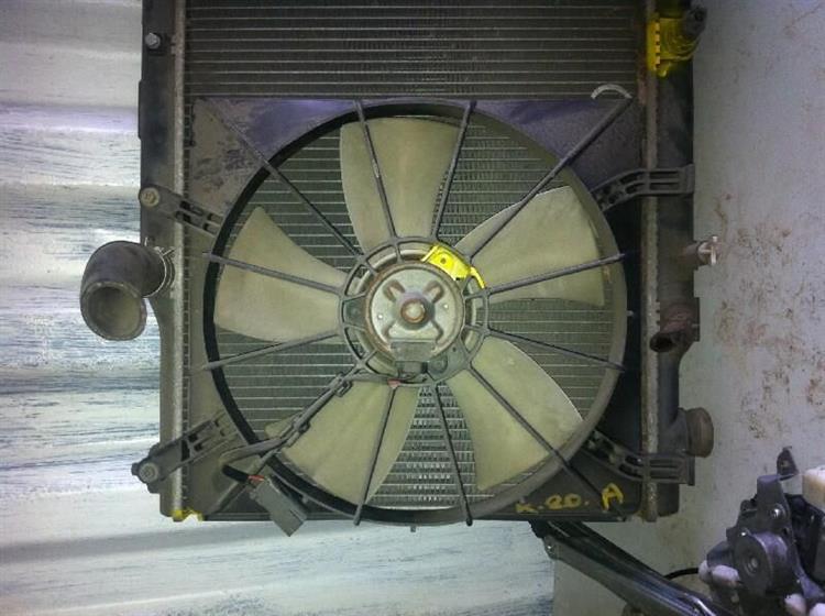 Диффузор радиатора Хонда Стрим в Алуште 7847