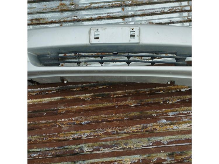 Решетка радиатора Тойота Платц в Алуште 91565